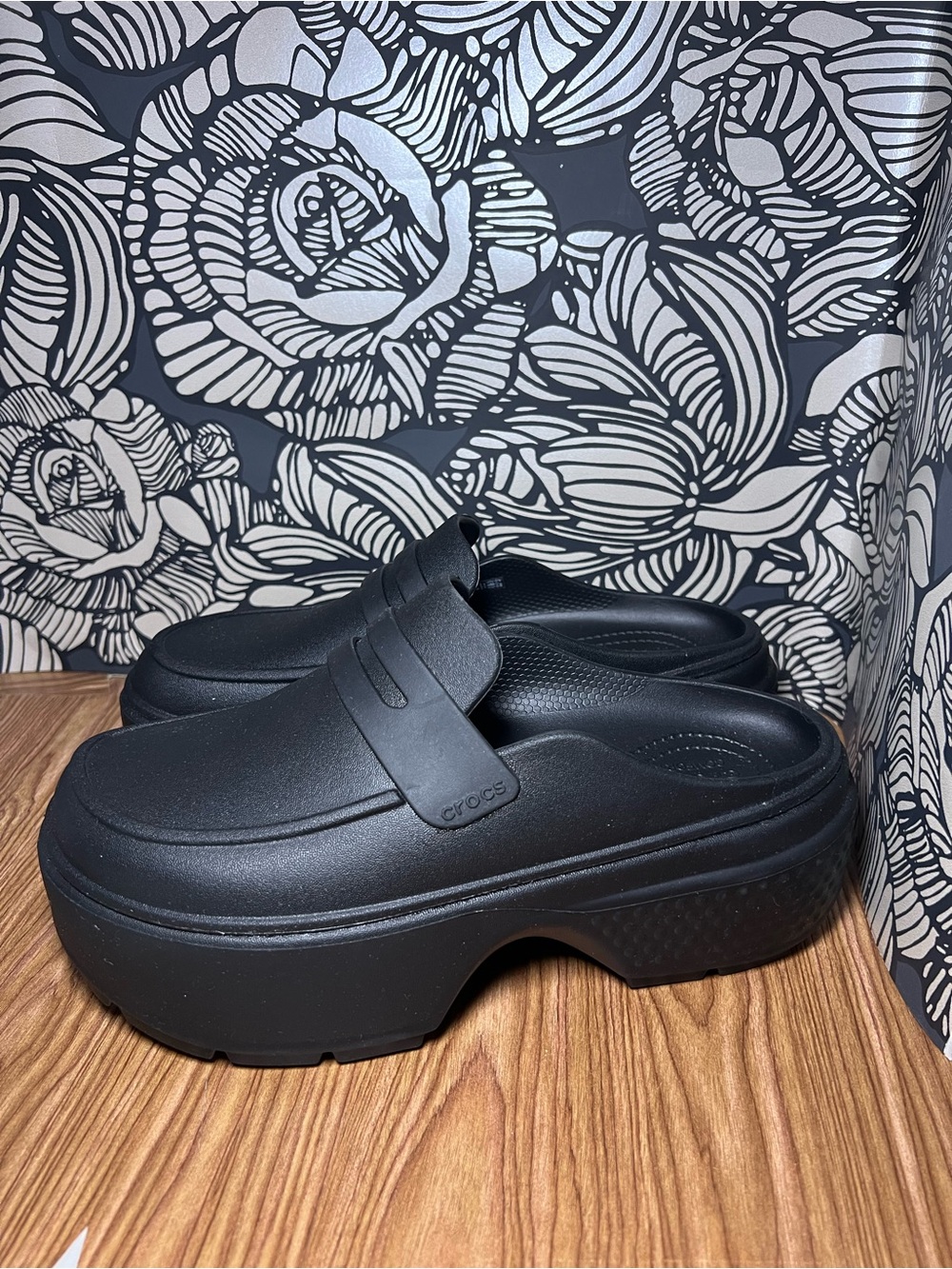 Crocs stomp black loafer slip on Black Platform Clog Mule women’s size 9